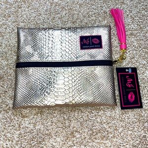 Flat cosmetic bag